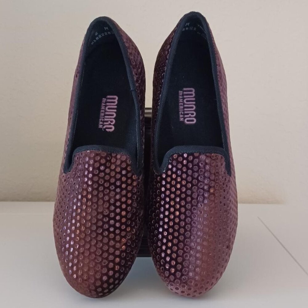 NWOT Munro American Walking Smoking/Ballet Flats Size 6